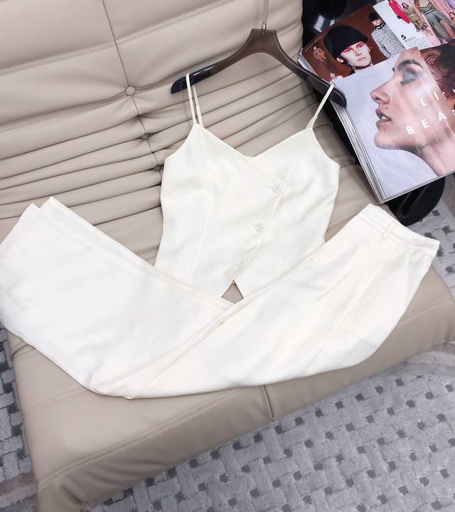 Exclusive first release 25Ss The latest two-piece set is absolutely amazing~~ C
