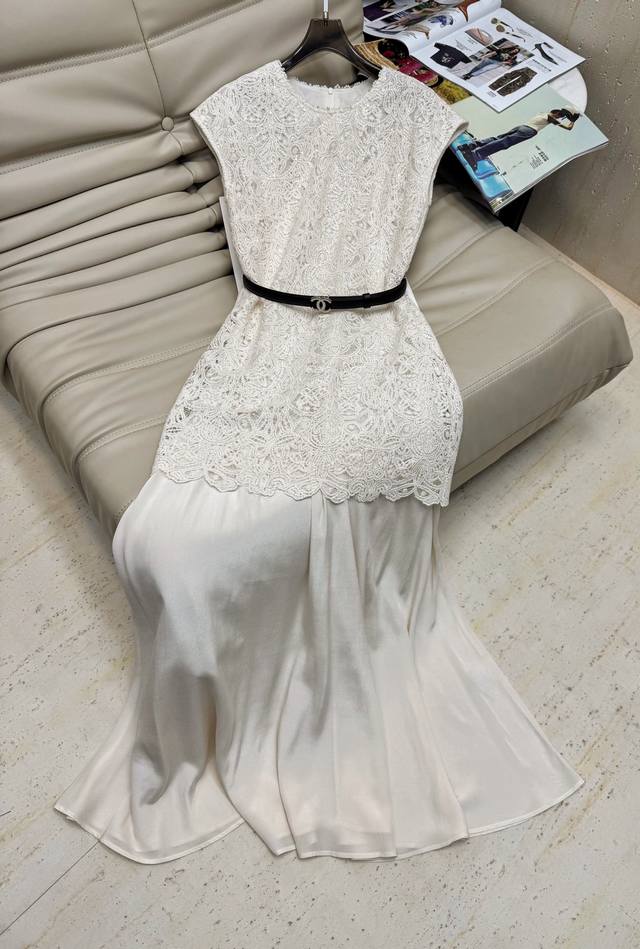 Hot 25Ss new sleeveless fake two-piece embroidered dress, round neck flying slee