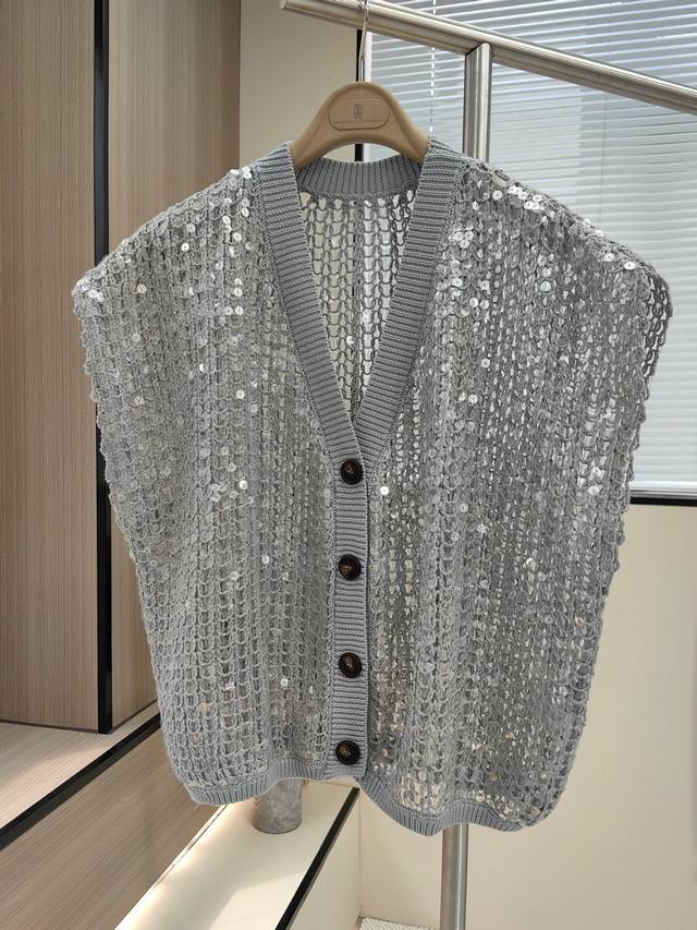 Size: SML Heavy sequined fish scale vest cardigan DDD