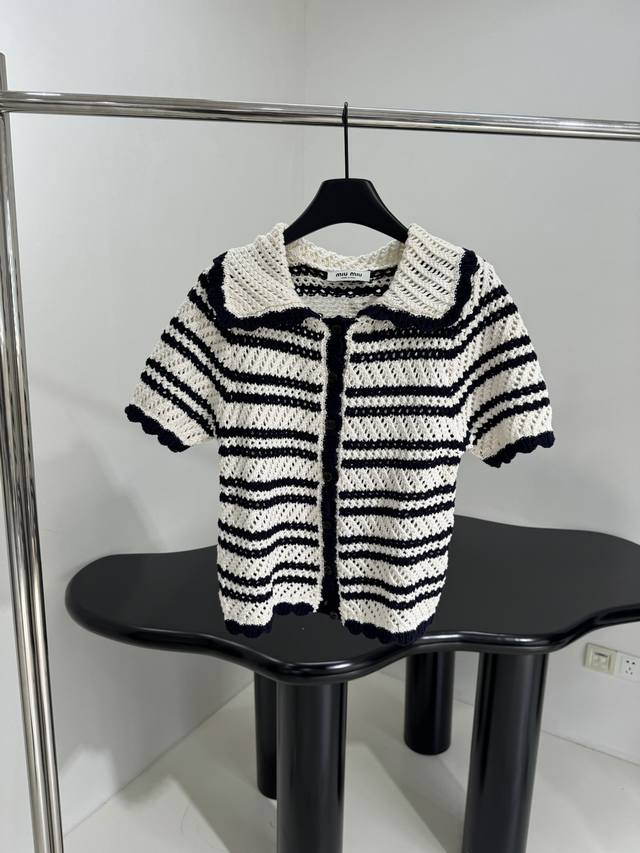New Wool Polo Cardigan Skirt Set Made of soft wool fabric Contrasting crochet s