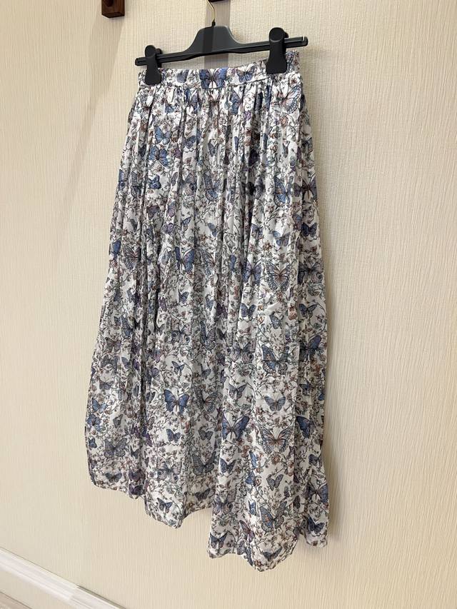 Dior *25 Early Spring New Multicolor Butterfly Printed Skirt This skirt is made