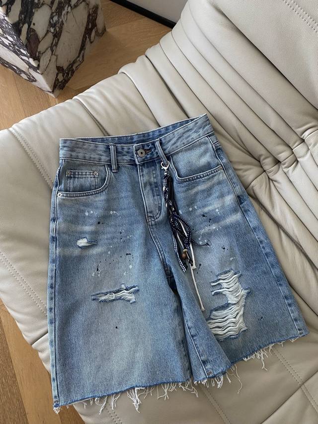 25Ss Spring and summer cool ripped ink five-point jeans, high-end washing proces