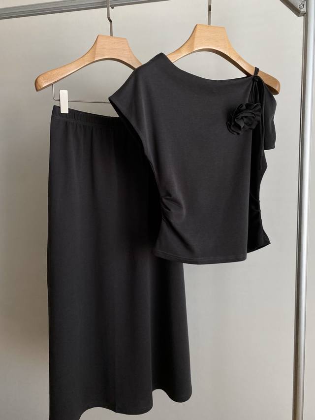 25Ss Spring and summer off-shoulder thin strap three-dimensional flower suit pur