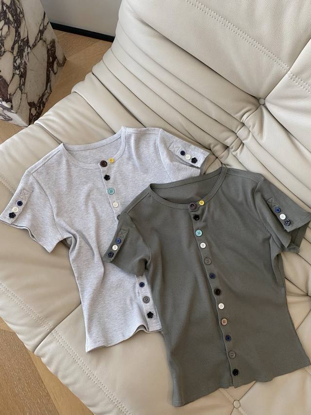 25Ss Spring and Summer Colorful Button Open T-shirt Made of cotton blend with ve