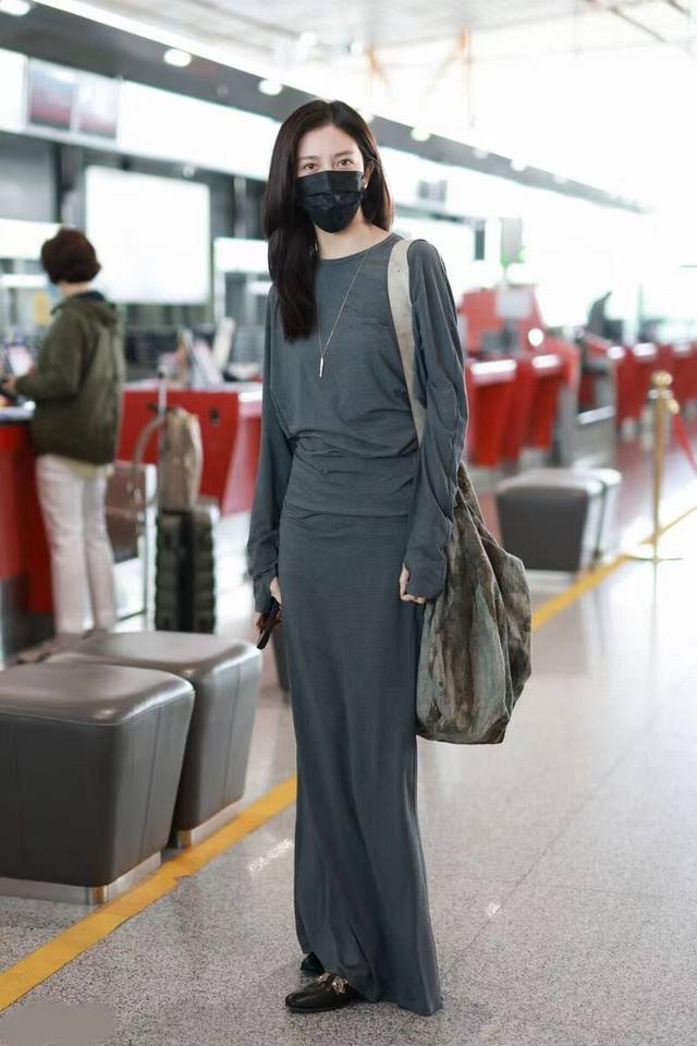 Ra 2025 summer new style bias cut pile pleated top. Selected comfortable and bre