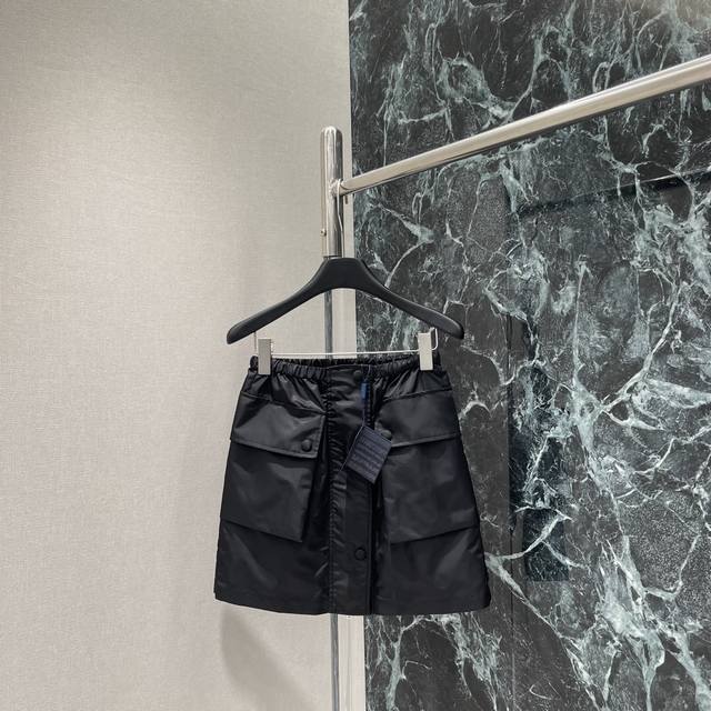 2025 Summer new style large pocket skirt. Double pocket design, simple and clear