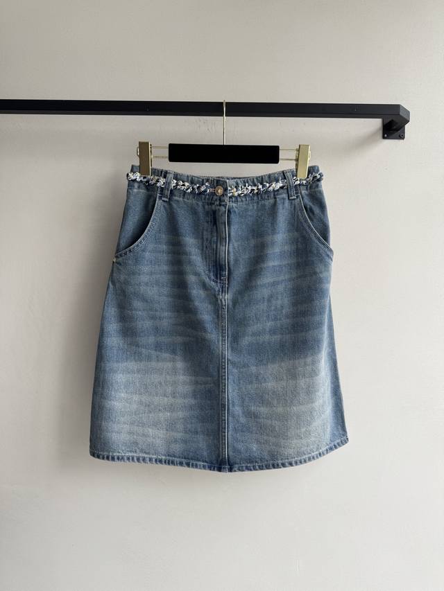 Chane*Coco series lace waistband denim skirt is made of high-end custom fabrics.