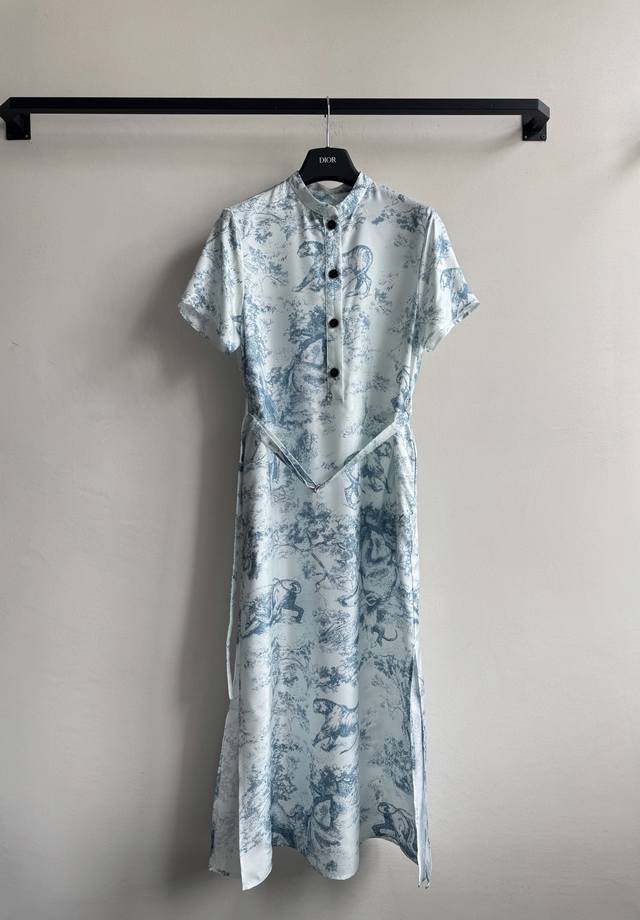 Dio*25Ss New Printed Silk Dress This dress is the perfect combination of fashion
