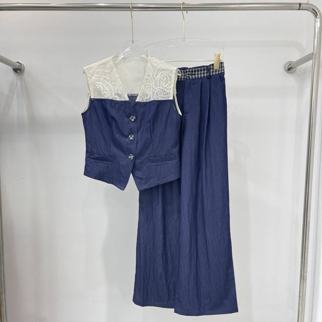 New vest suit, shoulder lace design, the color is particularly harmonious and b