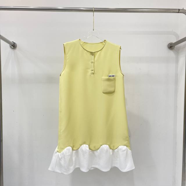 New fashion color matching dress, very beautiful on the body, a must-have for e
