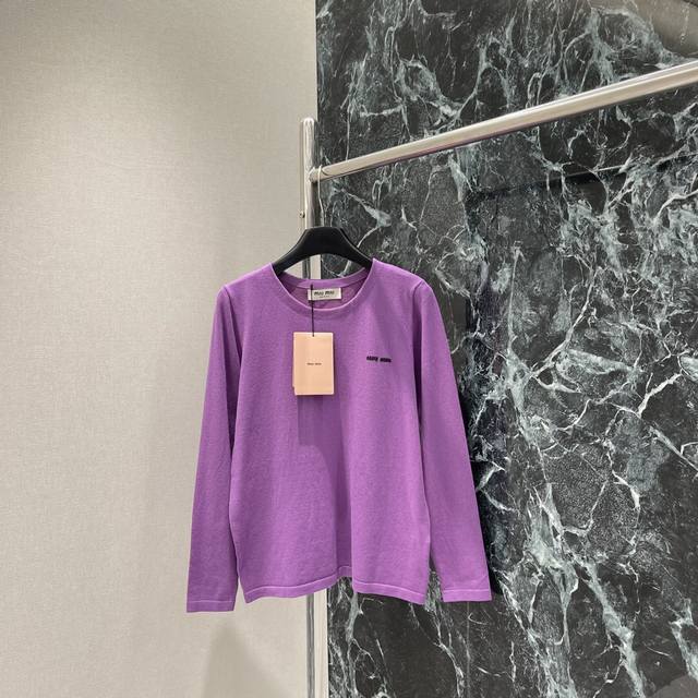 Miu 25 Early Autumn new style micro-logo purple knitted long-sleeved top with a