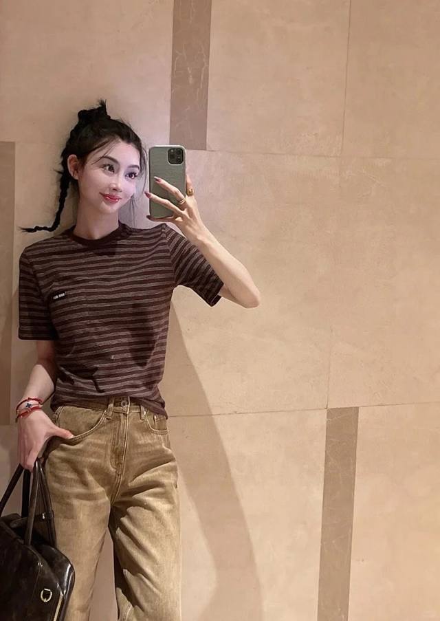 New [P]! Latest Miu 25New striped short-sleeved T-shirt. Size: Sml. . DDD