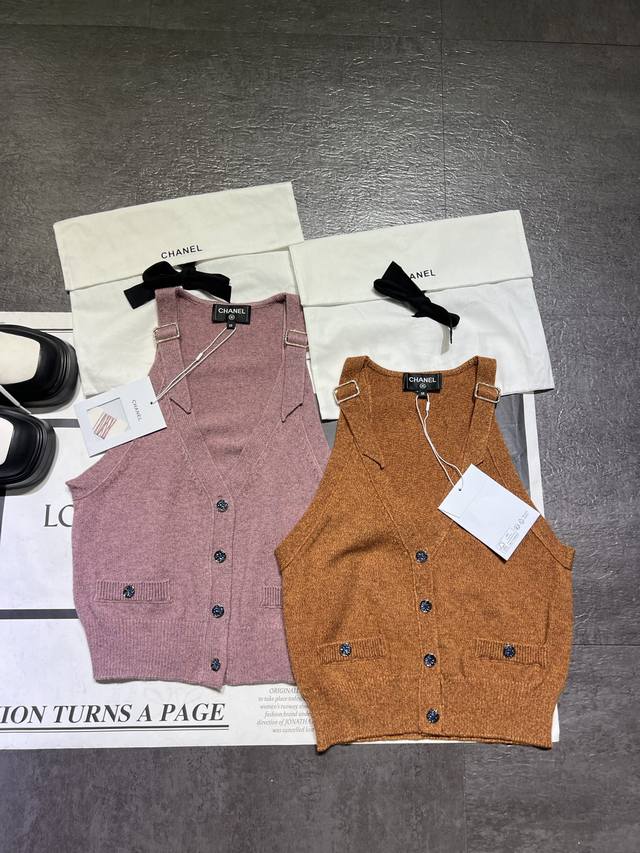 Chanel Chane**25A new pink knitted shoulder strap vest, high-end version shippe