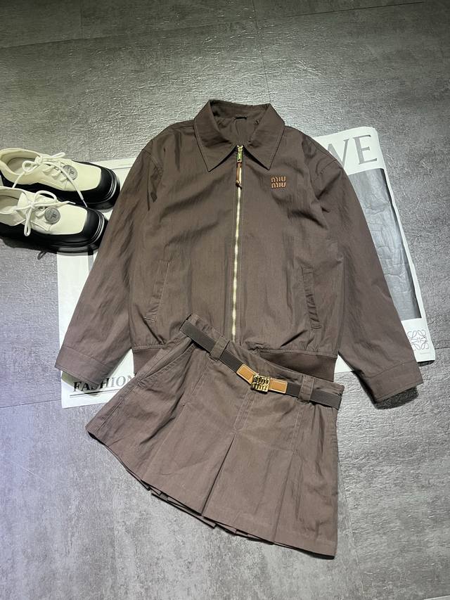 Miumi* 25Fw Early Autumn new cocoa brown lapel jacket skirt is out, top version,