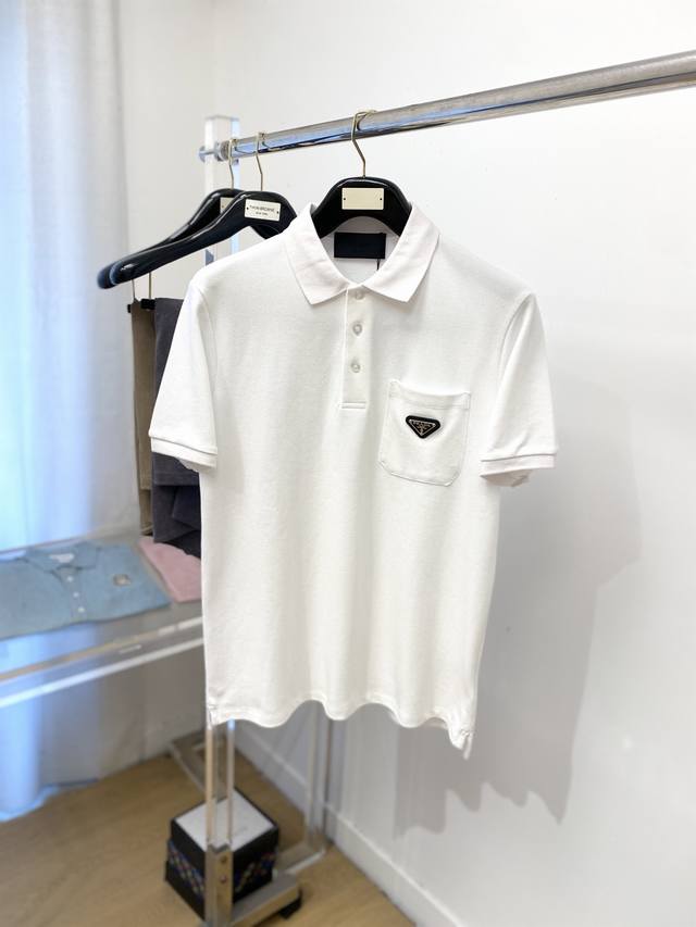 Prada, the latest short-sleeved T-shirt of 2025, handsome and fashionable, with