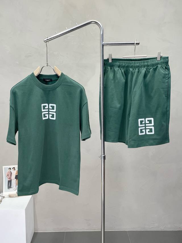 set. Givenchy exclusive new spring and summer set, full of luxury! Exquisite de
