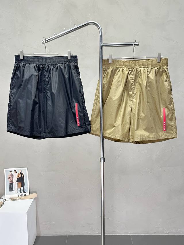 Prada exclusive new spring and summer casual pants shorts high-end version! Cus