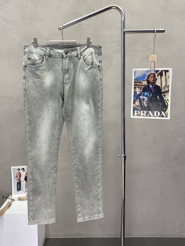 Louis Vuitton exclusive new casual jeans, high-end version, custom-made at the c