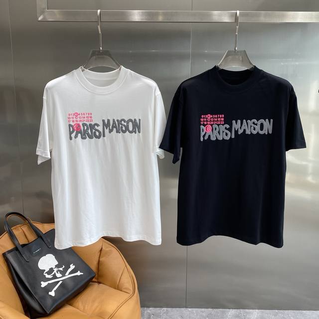 Margiela Margiela T-shirt, trendy letters light up summer wear! Classic and vers