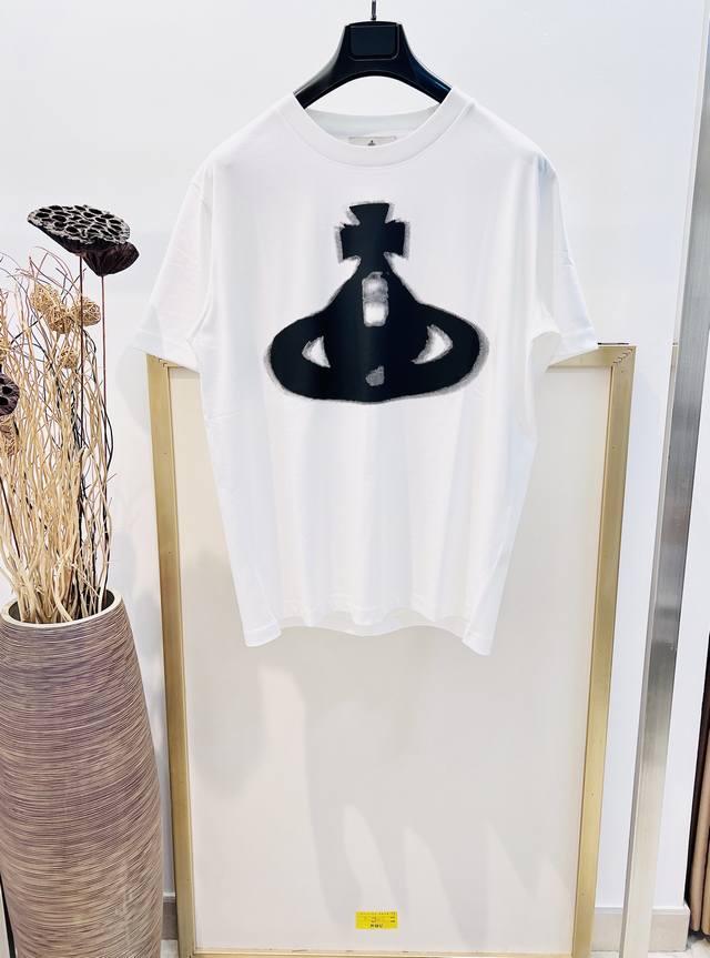 Size: SML XL Black and white, unisex style Vivi's Saturn series printed T-shirt