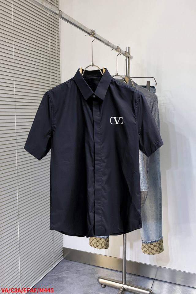 M445 Va Valentino's latest must-have short-sleeved shirt for men, 100% natural c