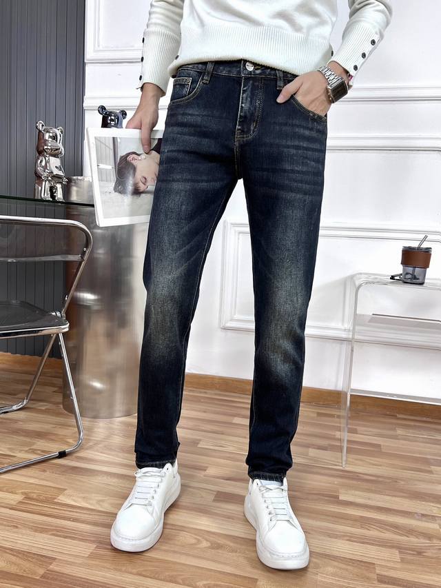 New high-end quality jeans for autumn and winter. Elastic and slim fit. Small s