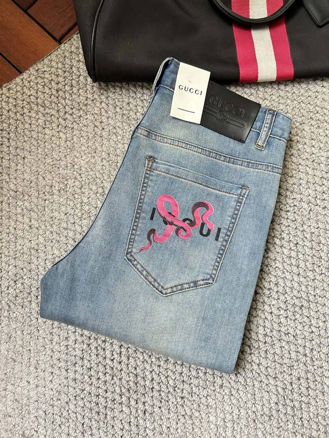 Gu''2025 new men's jeans with good elasticity. Exclusively sold on the official