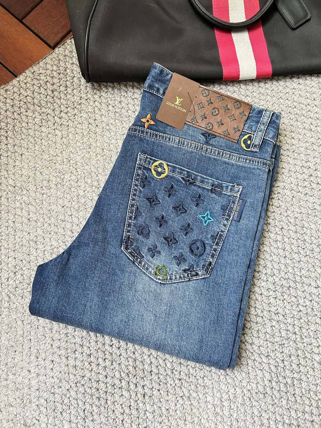 LvLouis Vuitton's 2025 new men's jeans have good elasticity. Exclusively sold on