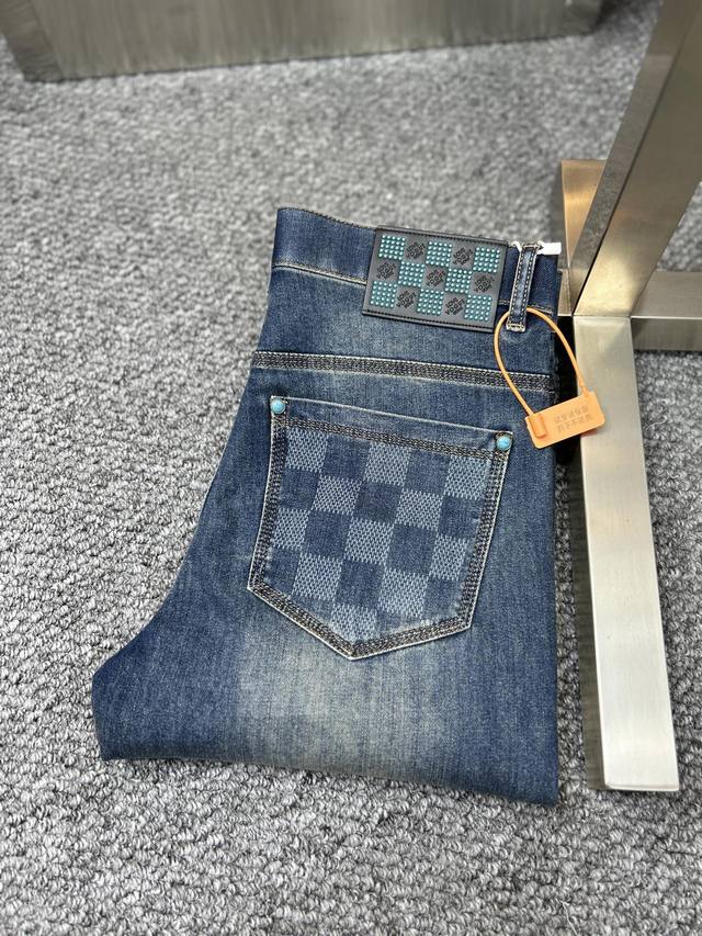 Lv*Louis Ss25 Spring and Summer new men's jeans with good elasticity. Exclusivel