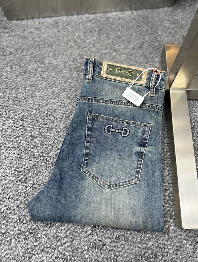 Gucc*Gucci Ss25 Spring and Summer new men's jeans with good elasticity. Exclusiv