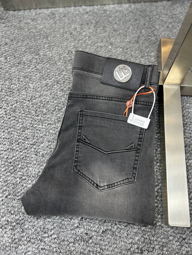 Fend*Fendi Ss25 Spring and Summer new men's jeans with good elasticity. Exclusiv