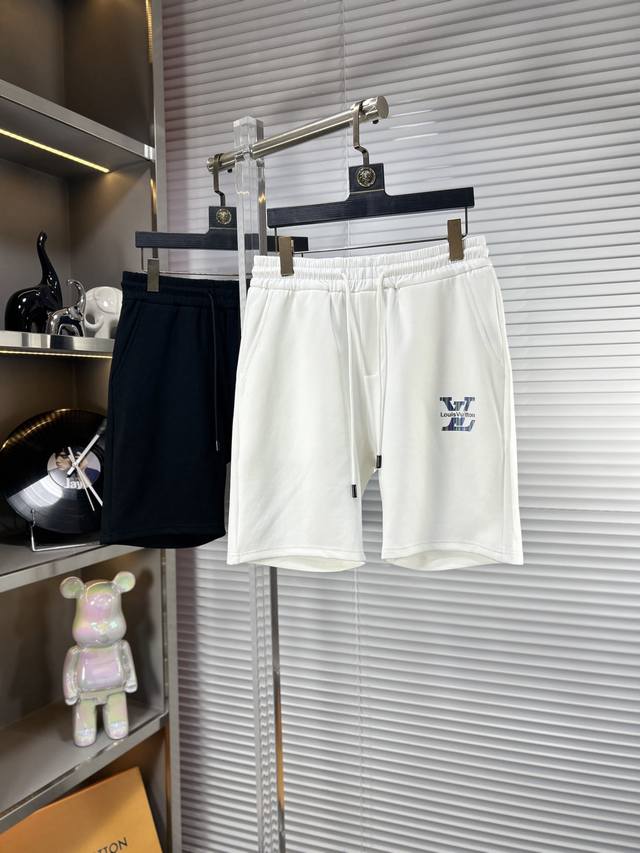 Lv*Louis Ss25 men's casual shorts, a versatile item, with elastic waist drawstri