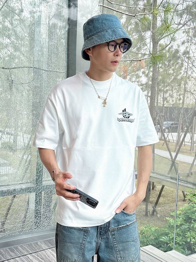 Balenciaga 2025 Spring and Summer New Releases Newest Short-sleeved Round Neck T