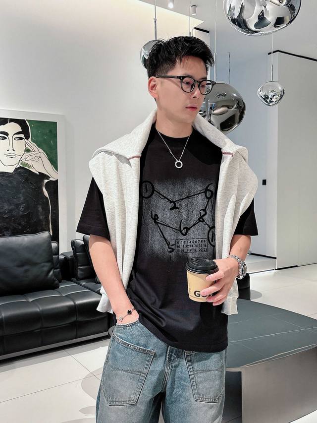 Margiela 2025 Spring and Summer New Release Counter Latest Short Sleeve Round Ne