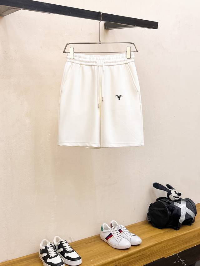 Prada Prada 2025 summer new men's casual shorts, high-end custom fabrics, breath