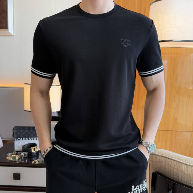 Prada 2025Ss Spring and Summer New Year's Short-sleeved T-shirt from the offici