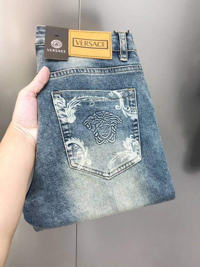 V*Rsace Versace 2025 spring and summer new men's slim-fit jeans, official websit