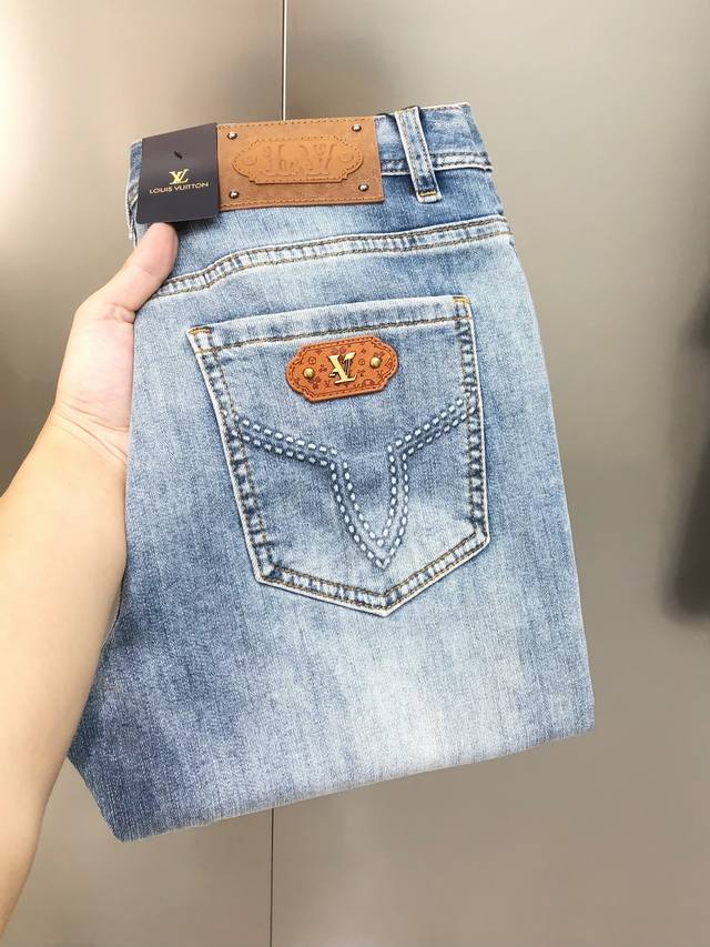 Lv Louis Vuitton 2025 spring and summer new men's slim-fit jeans, official websi