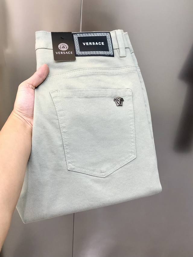 V*Rsace Versace 2025 spring and summer new men's slim-fit jeans, official websit