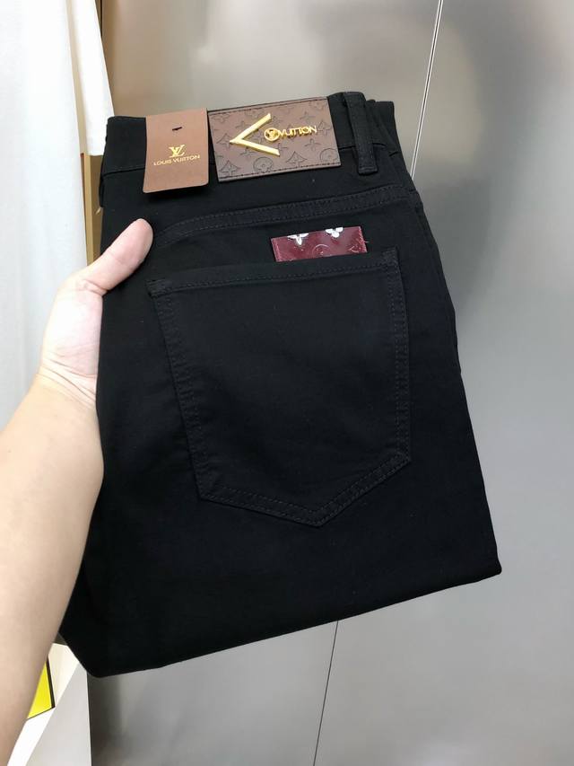 Lv Louis Vuitton 2025 spring and summer new men's slim-fit jeans, official websi