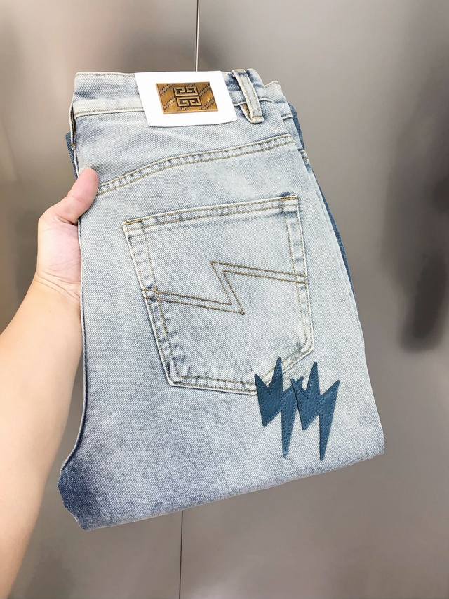 G*Venchy Givenchy 2025 spring and summer new men's loose straight jeans official