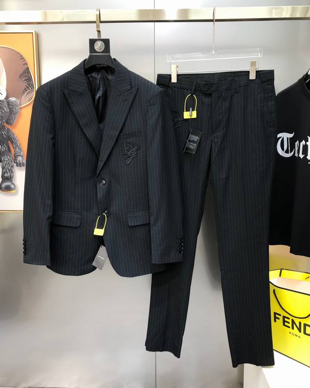 Complete set of tops and trousers Dg Dolce & Gabbana 2025 early spring new orig
