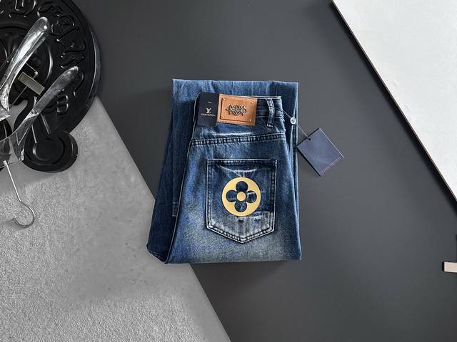 LvLouis Vuitton loose straight retro gradient jeans are a must-have for street c