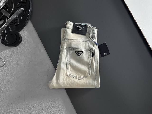 Prada Loose Straight Retro Gradient Jeans A must-have for street cool. Classic