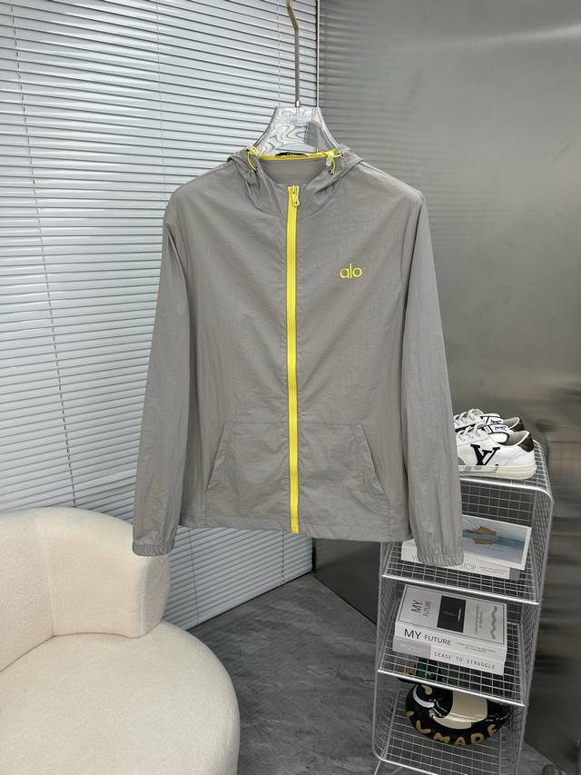 Alo Alo specializes in new original thin sun-proof clothing jackets. Summer must
