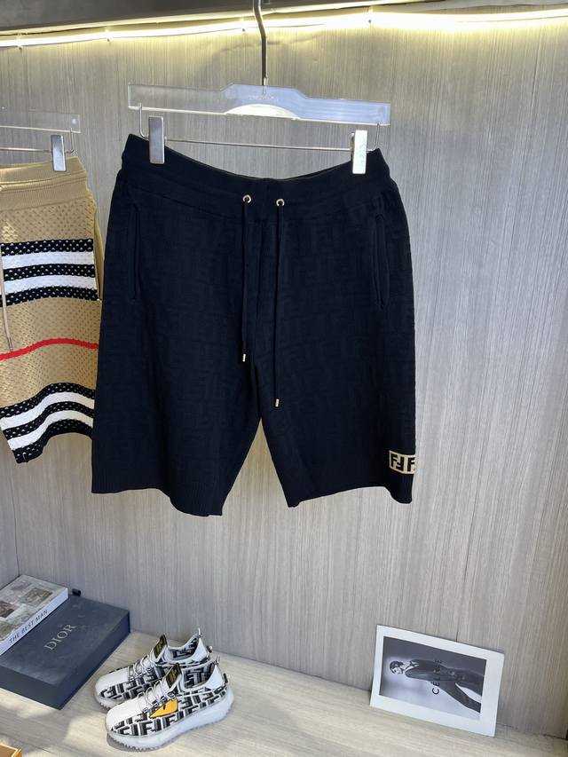 Fendi Fendi 2025 spring and summer new models are now on sale. Classic Fendi Ff