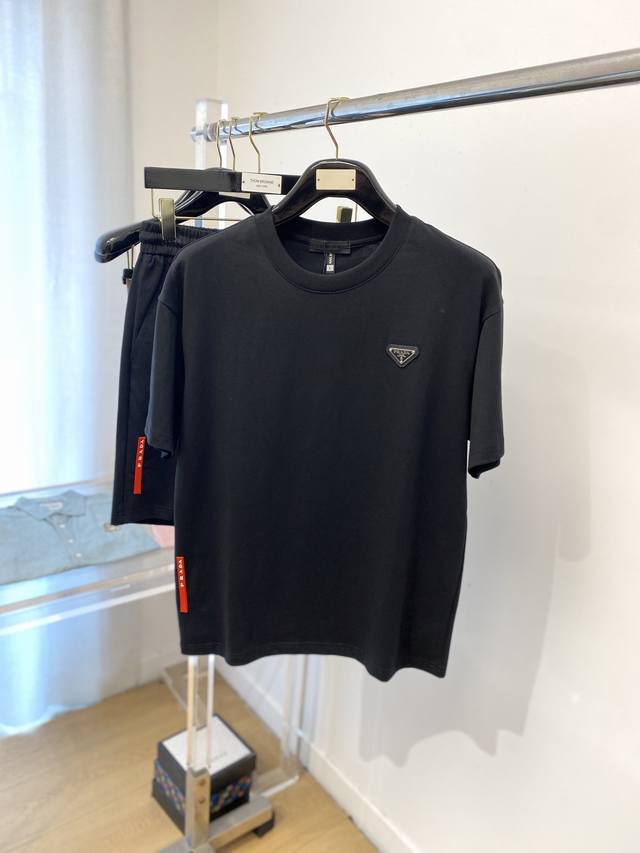 Prada, the latest product of 2025, fashionable and casual suit, made of top-gra