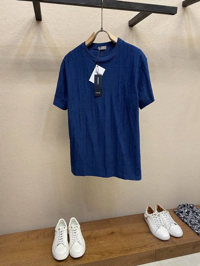 Dior, embossed jacquard round neck short sleeves Release color: dark blue, pure