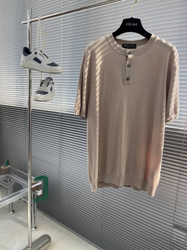 Loro Piana wool button polo shirt Process description: Use the German imported S