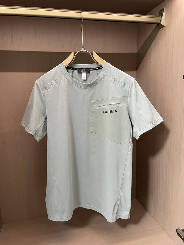 Arc'teryx short-sleeved T-shirt, made of quick-drying fabric, comfortable, brea